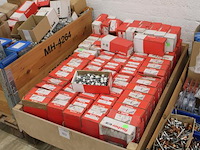 Gevelankers fisher op pallet. ca. 70 dozen. - afbeelding 2 van  3