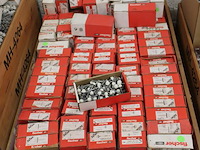 Gevelankers fisher op pallet. ca. 70 dozen. - afbeelding 3 van  3