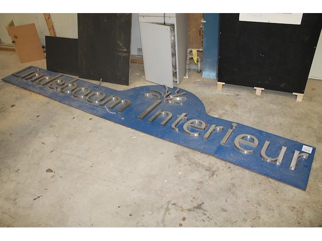 Gevelreclame (lindeboom interieur) met metalen letters met hoogte 20.5-31 cm. - afbeelding 1 van  2
