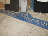 Gevelreclame (lindeboom interieur) met metalen letters met hoogte 20.5-31 cm. - afbeelding 1 van  2