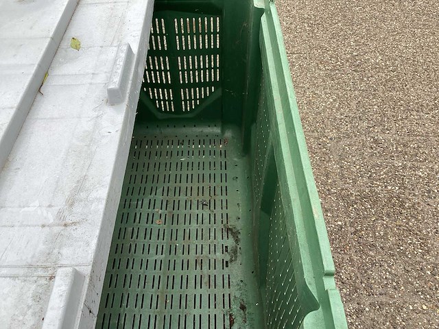 Geventileerde kunststof palletbox met deksel - afbeelding 4 van  4