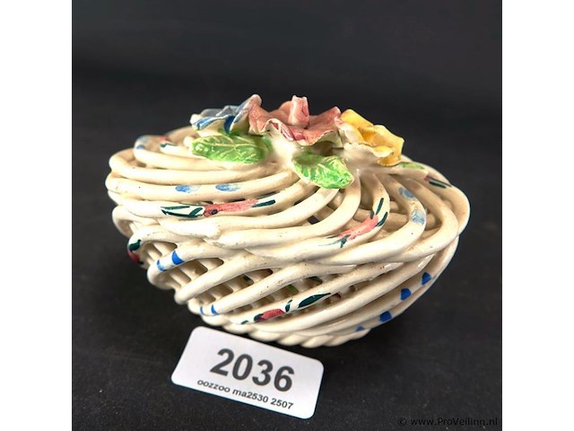 Gevlochten aardewerk dekseldoos - afbeelding 1 van  5