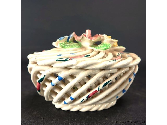 Gevlochten aardewerk dekseldoos - afbeelding 2 van  5