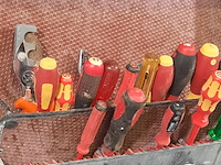 Gevulde gereedschapskoffer, parat - afbeelding 9 van  14