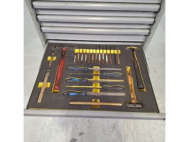 Gevulde gereedschapswagen, lista - afbeelding 12 van  12