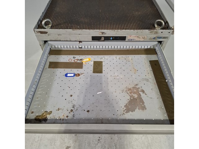 Gevulde gereedschapswagen, lista - afbeelding 8 van  12