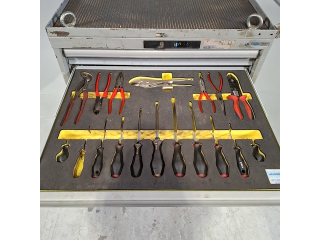 Gevulde gereedschapswagen, lista - afbeelding 9 van  12