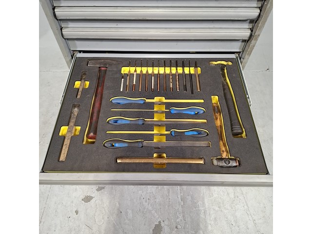 Gevulde gereedschapswagen, lista - afbeelding 12 van  12