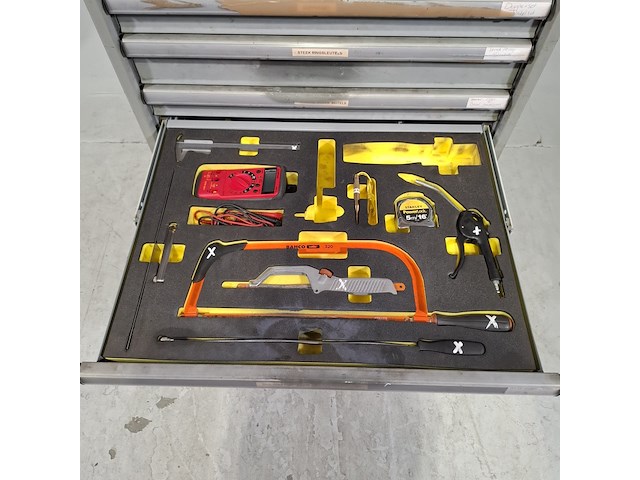 Gevulde gereedschapswagen, lista - afbeelding 2 van  12