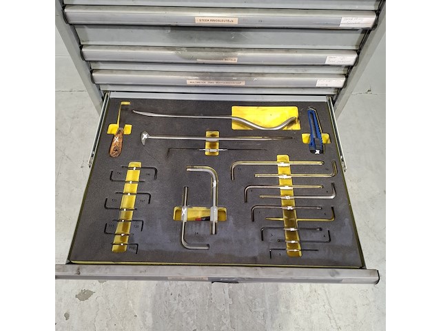 Gevulde gereedschapswagen, lista - afbeelding 3 van  12