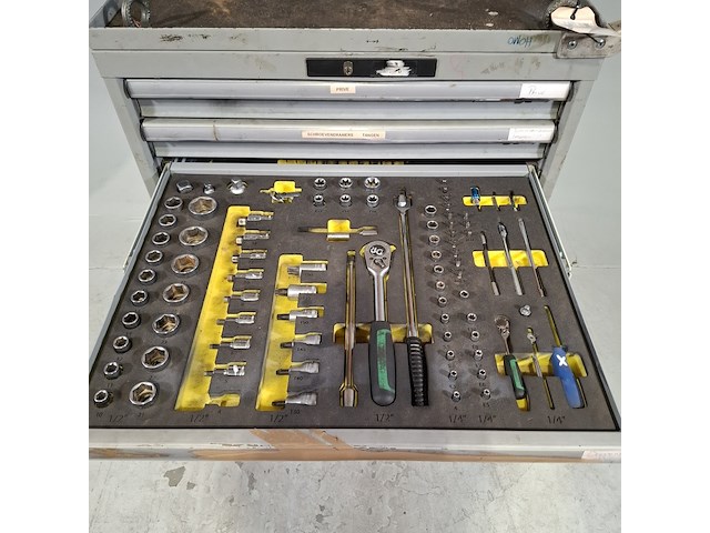 Gevulde gereedschapswagen, lista - afbeelding 10 van  12