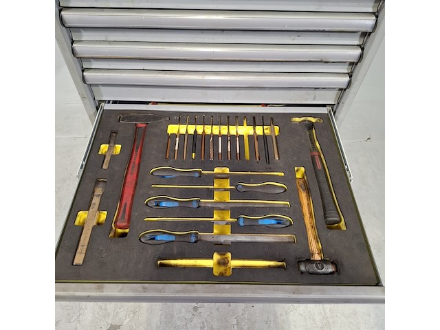 Gevulde gereedschapswagen, lista - afbeelding 12 van  12