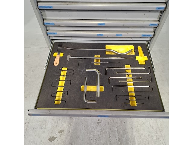 Gevulde gereedschapswagen, lista - afbeelding 3 van  12