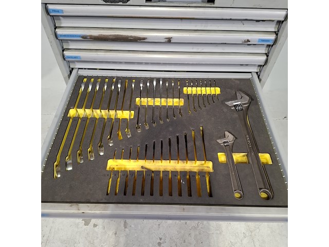 Gevulde gereedschapswagen, lista - afbeelding 11 van  12