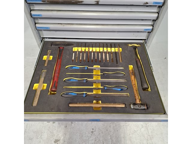 Gevulde gereedschapswagen, lista - afbeelding 12 van  12