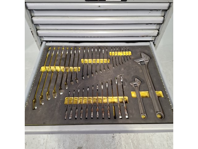 Gevulde gereedschapswagen, lista - afbeelding 11 van  12