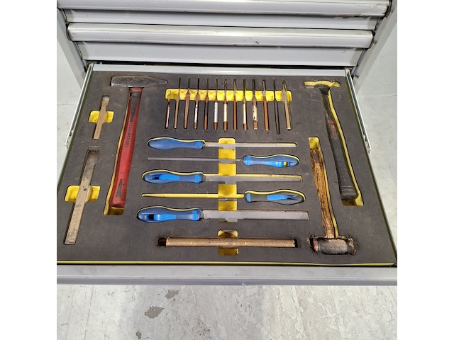 Gevulde gereedschapswagen, lista - afbeelding 12 van  12