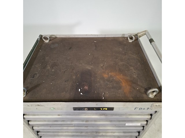 Gevulde gereedschapswagen, lista - afbeelding 7 van  12