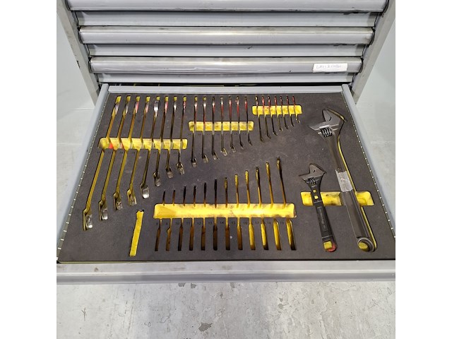 Gevulde gereedschapswagen, lista - afbeelding 11 van  12