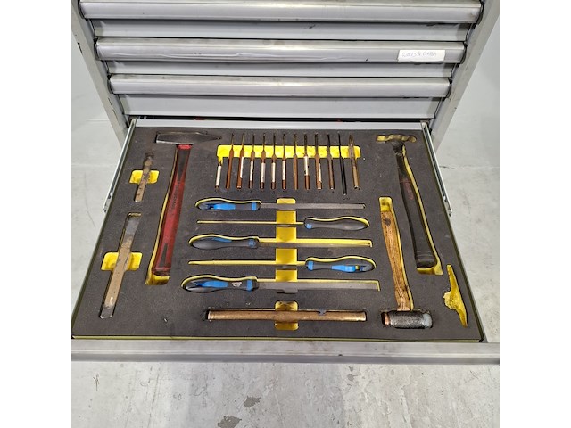 Gevulde gereedschapswagen, lista - afbeelding 12 van  12