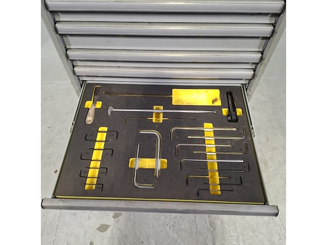 Gevulde gereedschapswagen, lista - afbeelding 3 van  12