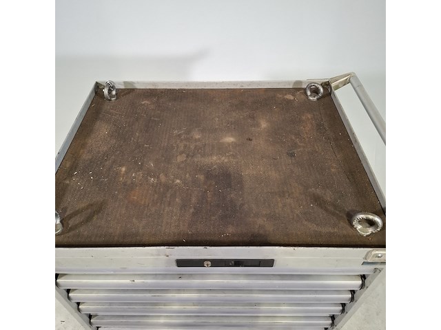 Gevulde gereedschapswagen, lista - afbeelding 7 van  12