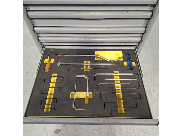 Gevulde gereedschapswagen, lista - afbeelding 3 van  12