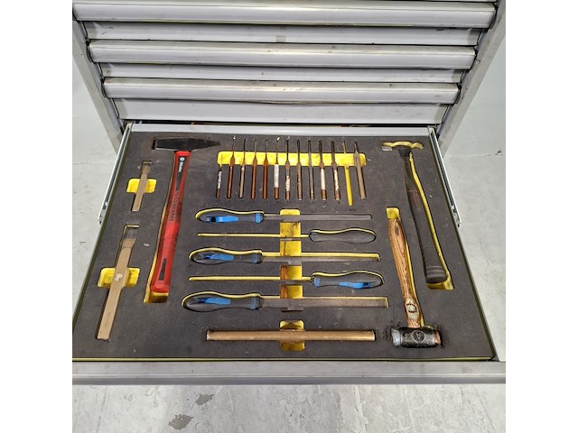 Gevulde gereedschapswagen, lista - afbeelding 12 van  12