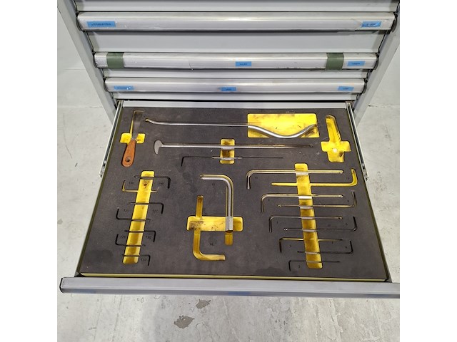 Gevulde gereedschapswagen, lista - afbeelding 3 van  12