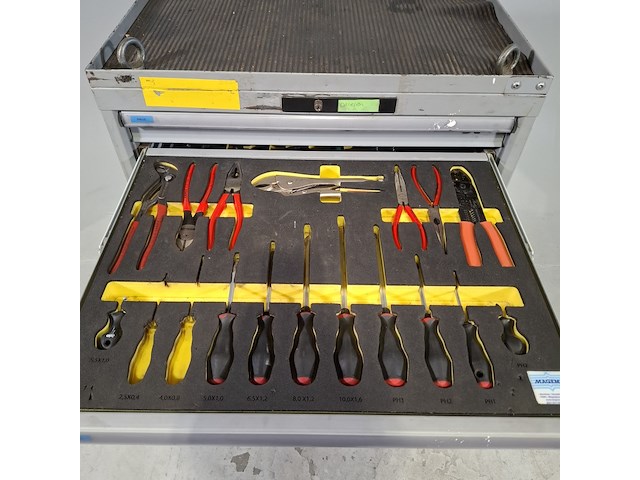 Gevulde gereedschapswagen, lista - afbeelding 9 van  12