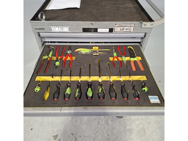 Gevulde gereedschapswagen, lista - afbeelding 9 van  12