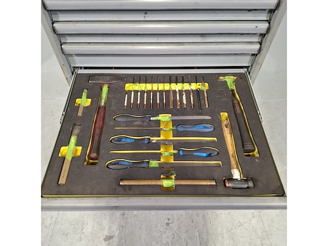 Gevulde gereedschapswagen, lista - afbeelding 12 van  12