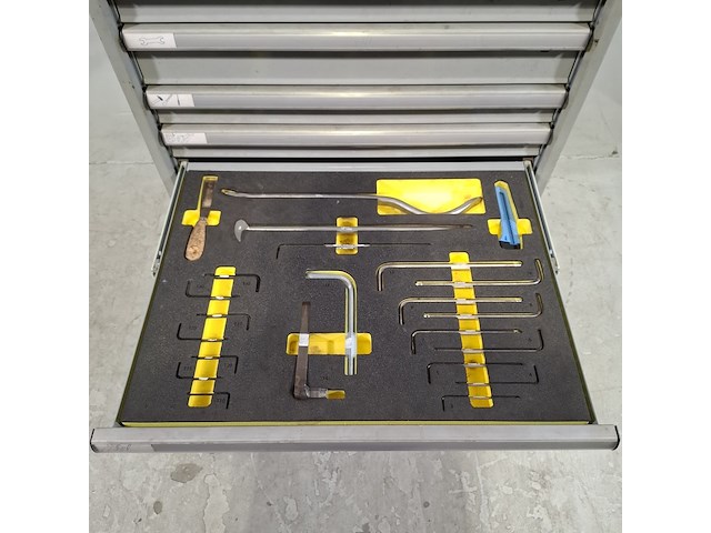 Gevulde gereedschapswagen, lista - afbeelding 10 van  10