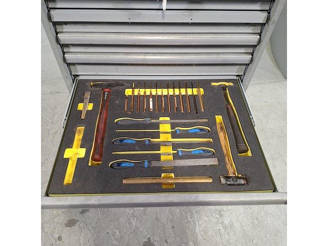 Gevulde gereedschapswagen, lista - afbeelding 8 van  10