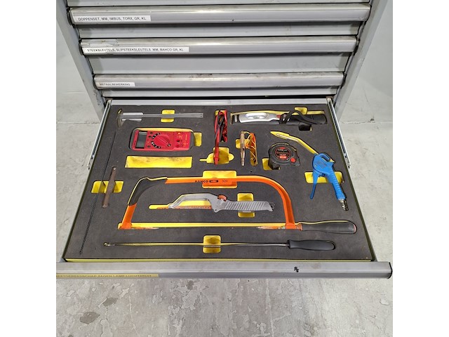 Gevulde gereedschapswagen, lista - afbeelding 9 van  10