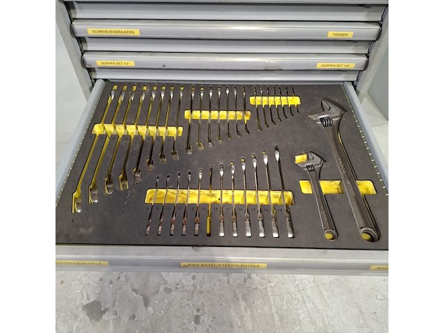 Gevulde gereedschapswagen, lista - afbeelding 7 van  11