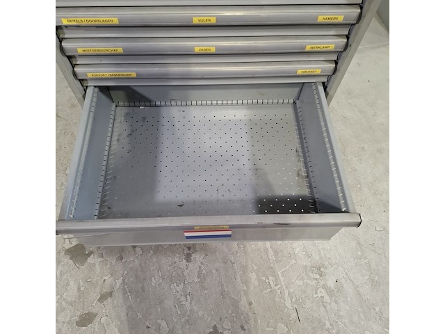 Gevulde gereedschapswagen, lista - afbeelding 11 van  11