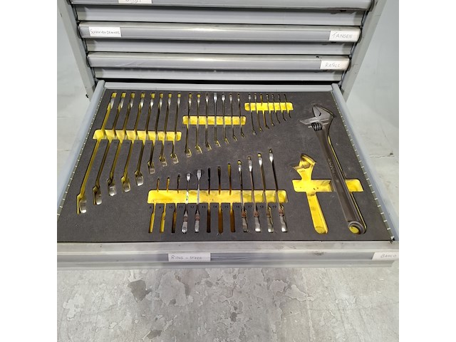 Gevulde gereedschapswagen, lista - afbeelding 5 van  9