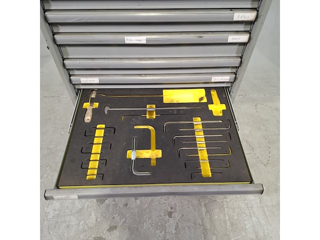 Gevulde gereedschapswagen, lista - afbeelding 8 van  9