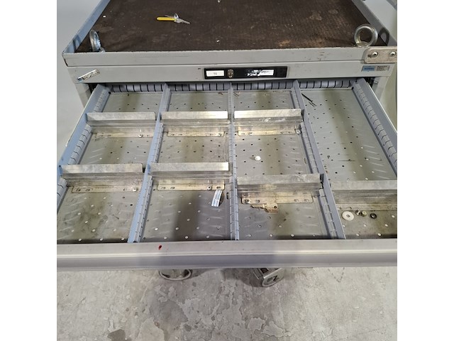 Gevulde gereedschapswagen, lista - afbeelding 4 van  10