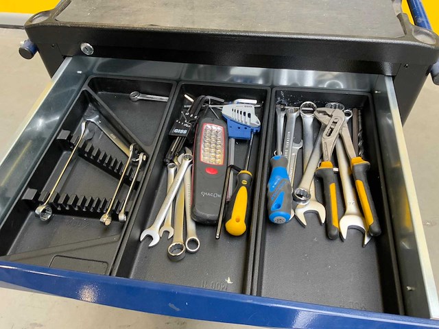 Gevulde gereedschapswagen met (gedore) gereedschap - afbeelding 3 van  7
