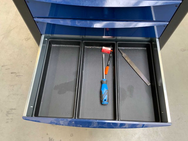 Gevulde gereedschapswagen met (gedore) gereedschap - afbeelding 6 van  7