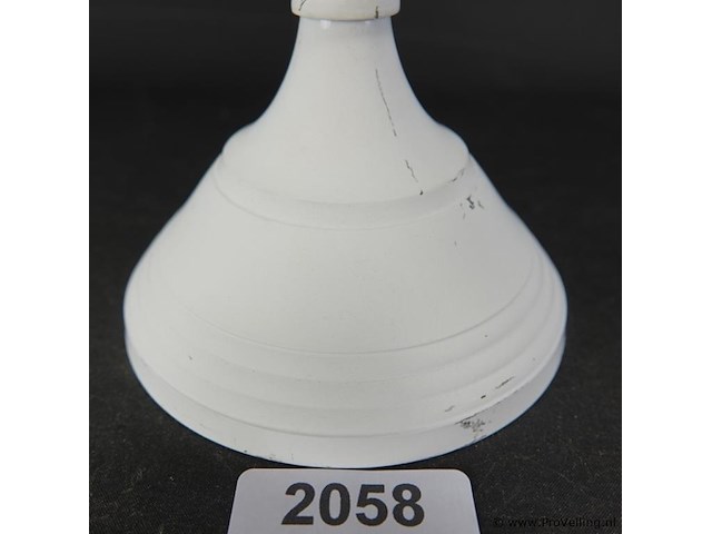 Gewitte ijzeren kandelaar - afbeelding 4 van  5