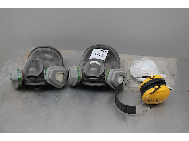 Gezichtsmaskers met 3m filters. - afbeelding 1 van  2