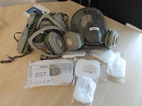 Gezichtsmaskers met 3m filters. - afbeelding 1 van  2