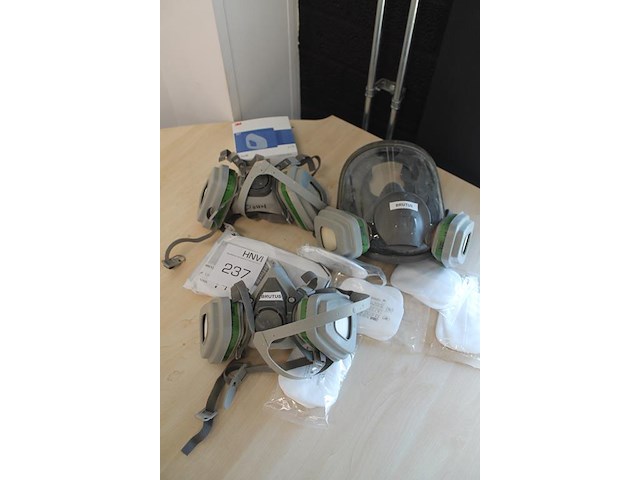 Gezichtsmaskers met 3m filters. - afbeelding 2 van  2