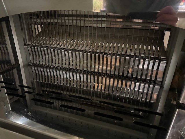 Ggm gastro - 2021 - bsms 13 - broodsnijmachine - afbeelding 6 van  9