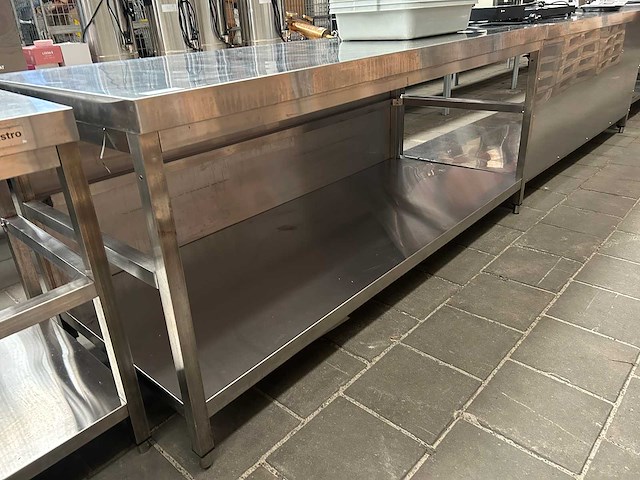 Ggm gastro - rvs werktafel met onderblad - afbeelding 1 van  5