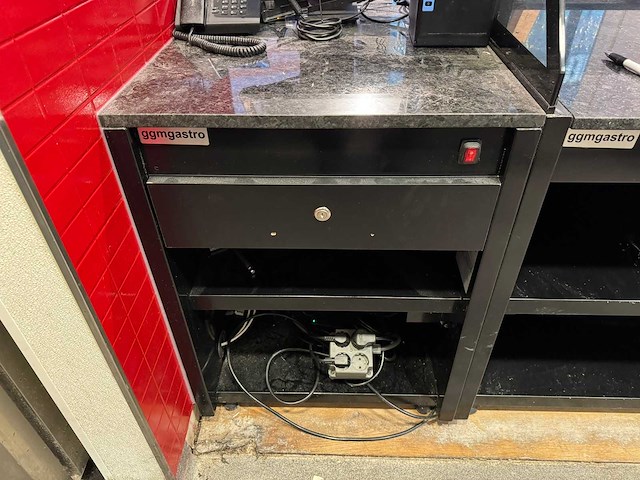 Ggm gastro - verwarmde verkoopcounter met kassa - afbeelding 7 van  17