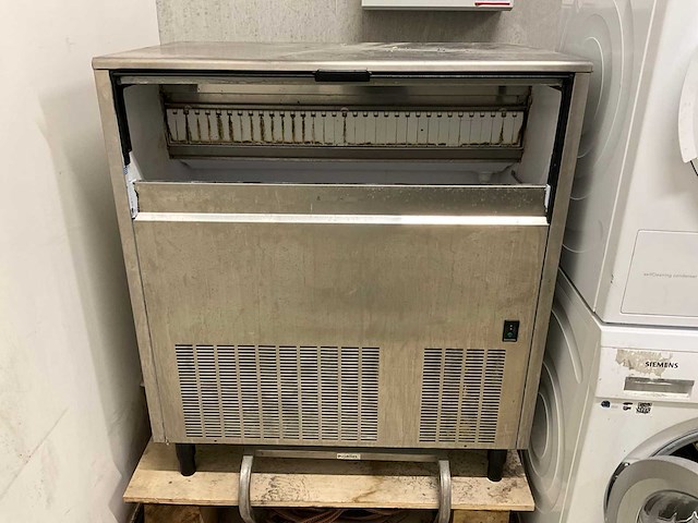 Ggm gastro ewi 115nggmss120 ijsblokjesmachine - afbeelding 2 van  4